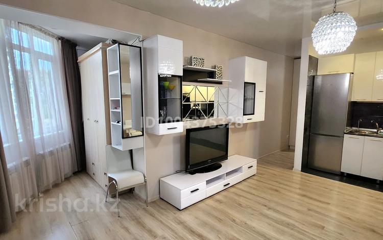 2-бөлмелі пәтер · 56 м² · 5/10 қабат, Кенесары хана 54, бағасы: 300 000 ₸ в Алматы, Наурызбайский р-н — фото 2