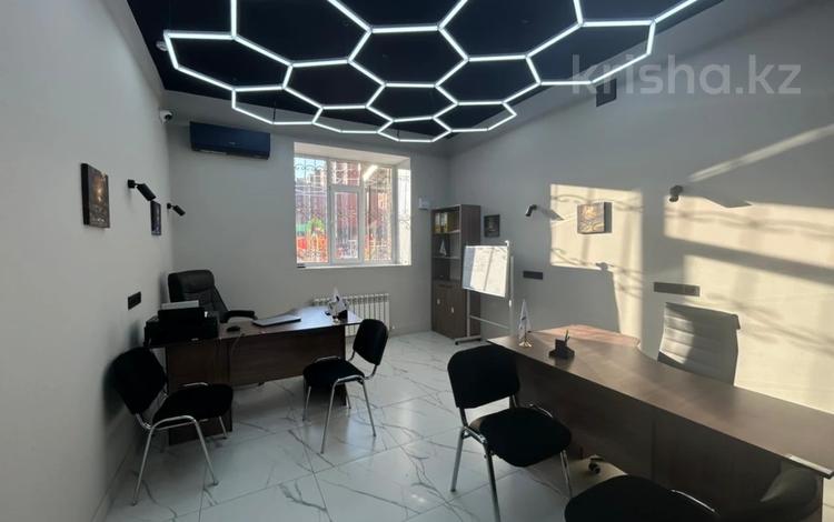 Свободное назначение, офисы, образование, конференц-залы · 80 м² за 800 000 ₸ в Актобе, мкр. Алтын орда — фото 3
