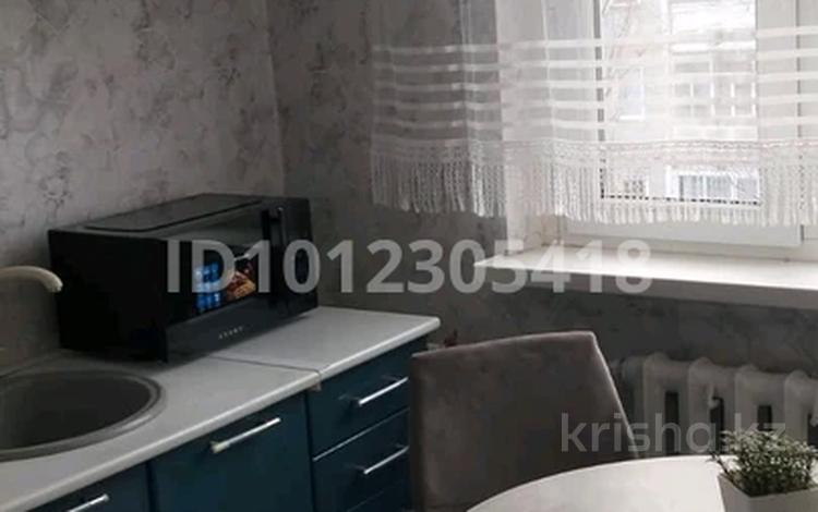 2-комнатная квартира · 48 м² · 3/5 этаж, 4 микрорайон 14 — 3 школа, садик, казпочта,парк наурыз за 15 млн ₸ в Аксае — фото 2