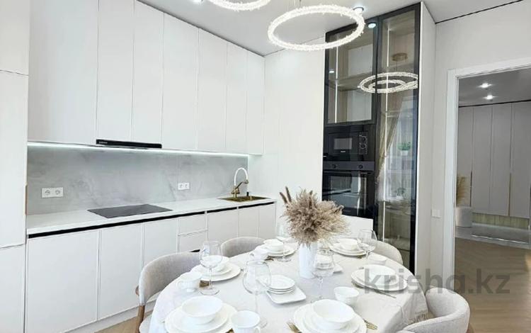 3-комнатная квартира · 110 м² · 5/10 этаж, Жарокова 370 за 138 млн ₸ в Алматы, Бостандыкский р-н — фото 2