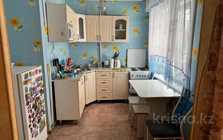 3-бөлмелі пәтер · 50 м² · 2/5 қабат, Первый микрорайон 12, бағасы: 11.7 млн ₸ в Новой бухтарме — фото 2