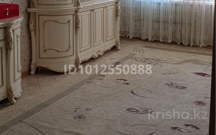 4-бөлмелі пәтер · 93 м², 28-й мкр 37, бағасы: 25 млн ₸ в Актау — фото 2