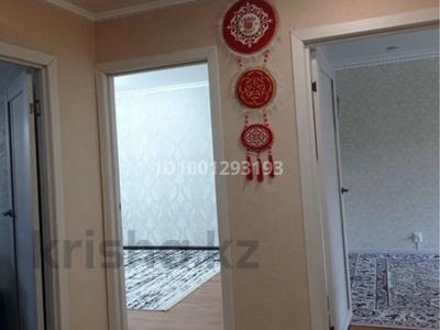 3-комнатная квартира · 63 м² · 3/5 этаж, Хусаинова 157 — район Универмаг за 22 млн 〒 в Уральске, мкр Школьник