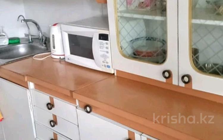 2-комнатная квартира · 50 м² · 5/5 этаж, ул. Абая 34 за 150 000 ₸ в Петропавловске — фото 2