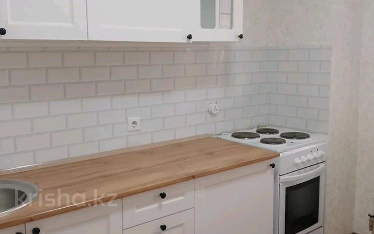 3-комнатная квартира · 65 м² · 17/18 этаж, Жамбыла жабаева 11 за 180 000 ₸ в Петропавловске — фото 2