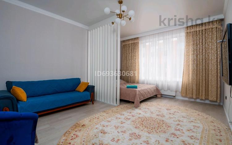 1-комнатная квартира, 53 м² по часам, Мамыр 1 — Момышулы за 2 000 〒 в Алматы, Ауэзовский р-н — фото 2