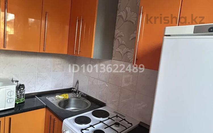 1-комнатная квартира · 40 м² · 5/5 этаж, мкр Юго-Восток, 30й микрорайон 11 за 150 000 ₸ в Караганде, Казыбек би р-н — фото 2