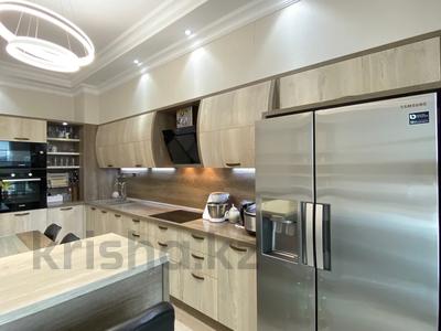 5-комнатная квартира · 157.9 м² · 4/8 этаж, Кабанбай батыра 9/6 — Сарайшық за 150 млн 〒 в Астане, Нура р-н