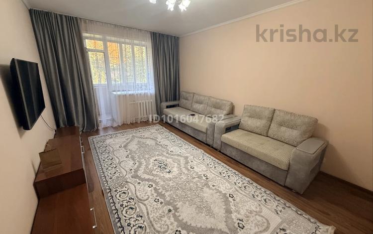 1-комнатная квартира · 54 м² · 2/9 этаж, 15 микрорайон 18/1 за 180 000 ₸ в Семее — фото 2