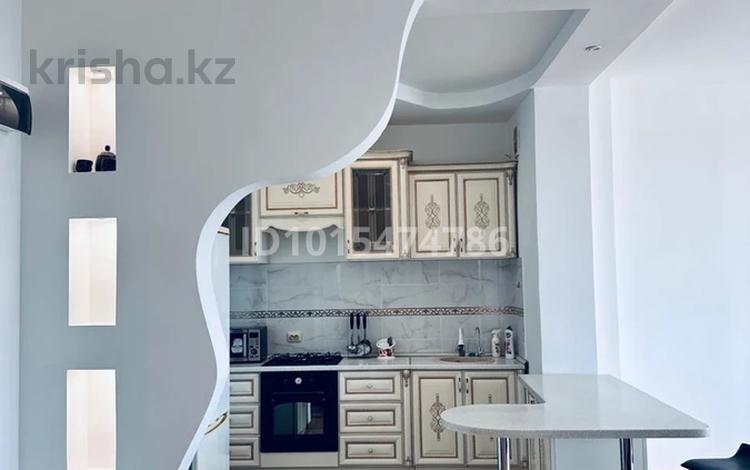 2-комнатная квартира · 78 м², Мира 111 за 200 000 ₸ в Уральске — фото 2
