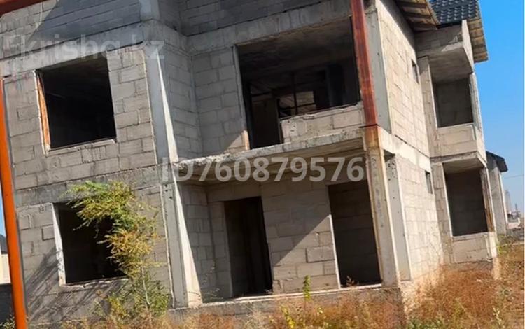 Часть дома · 6 комнат · 270 м² · 8 сот., Ул.2-я Линия — Алма вилаж котежный городок за 30 млн 〒 в Карабулаке (п.Ключи) — фото 2