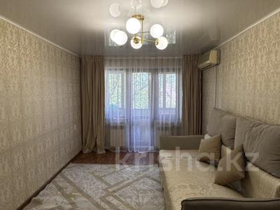 3-комнатная квартира · 60 м² · 4/4 этаж, мкр №1 12 — Саина - Жубанова за 300 000 ₸ в Алматы, Ауэзовский р-н