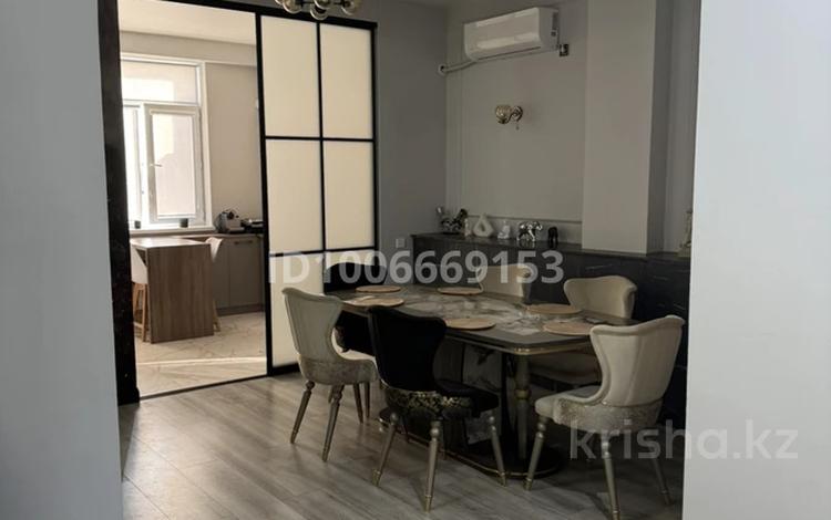 4-комнатная квартира · 100 м² · 10/10 этаж, 16-й мкр 93 за 33 млн 〒 в Актау — фото 2