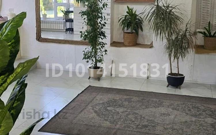 Магазины и бутики, салоны красоты · 40 м² за 200 000 ₸ в Таразе — фото 2