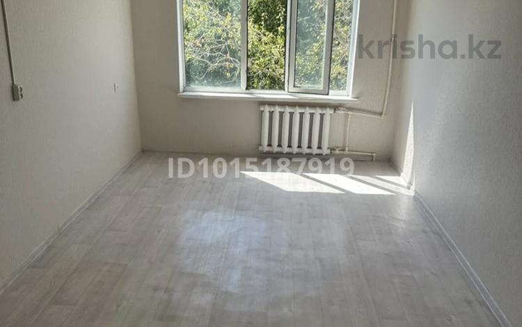 1-комнатная квартира · 18 м² · 4/5 этаж, мкр Шанхай, Рыскулова 59в за 2.6 млн ₸ в Актобе — фото 2