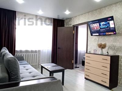 2-бөлмелі пәтер · 45 м² · 3/5 қабат, 7 мкр 50 — Школа 27, бағасы: 10 000 ₸ в Темиртау