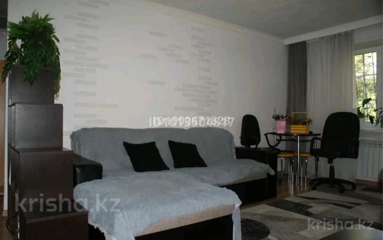 3-комнатная квартира · 60 м² · 1/3 этаж, мкр Алтай-1 7 за 35 млн ₸ в Алматы, Турксибский р-н — фото 2