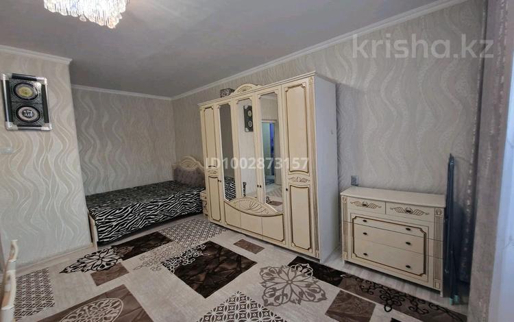 1-бөлмелі пәтер · 37 м² · 2/5 қабат, 22-ш/а. 2, бағасы: 100 000 ₸ в Актау, 22-й мкр — фото 2