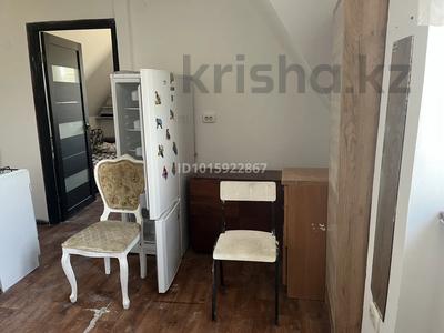Отдельный дом · 1 комната · 50 м² · 10 сот., мкр. Алмагуль, Темірханов — Махамбет за 120 000 ₸ в Атырау