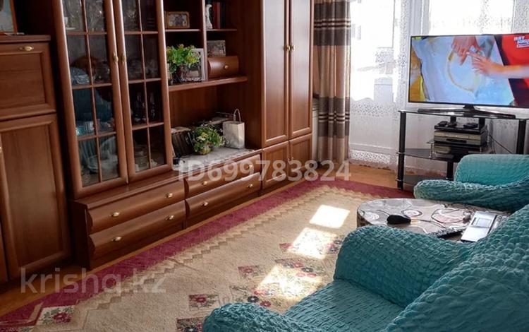 3-комнатная квартира · 63 м² · 5/5 этаж, 9 за 10 млн 〒 в Степногорске — фото 2