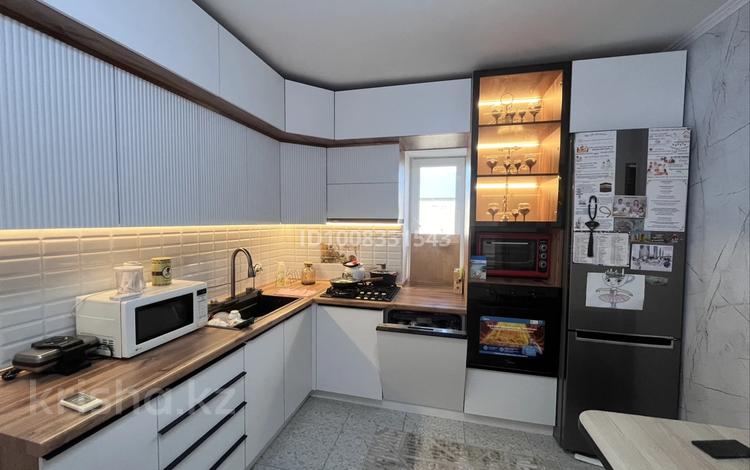 Отдельный дом · 2 комнаты · 80 м² · 8 сот., мкр Жулдыз, Арон аюпова 9 — Мкр. Жулдыз 1, ул. Арон аюпова 9 за 23 млн ₸ в Атырау — фото 2