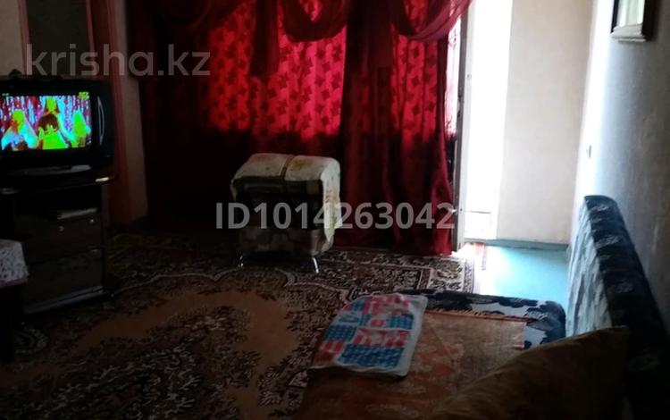 2-бөлмелі пәтер · 43 м² · 2/5 қабат, 3мкр 4 — Три алеи, мечеть, бағасы: 17 млн ₸ в Конаеве — фото 2
