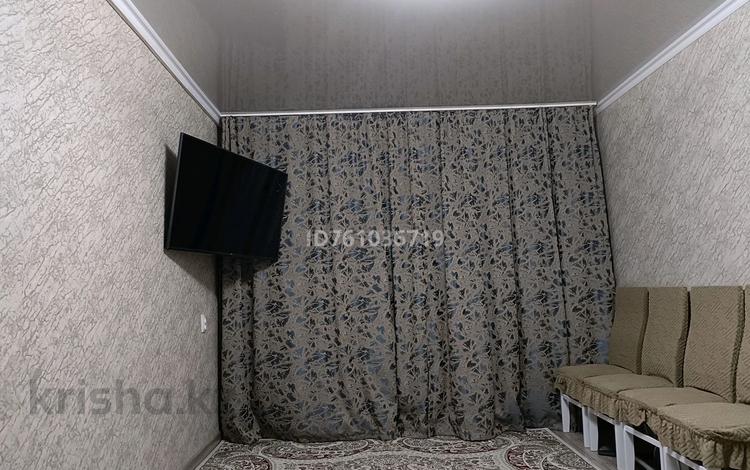 2-комнатная квартира · 42.8 м² · 1/5 этаж, Старый город, Карасай батыра 24 — Жанкожа батыра или Айтеке би за 13 млн 〒 в Актобе — фото 2