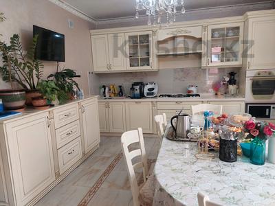 4-комнатная квартира · 140 м² · 4/5 этаж, мкр Думан-2 9 за 85 млн 〒 в Алматы, Медеуский р-н