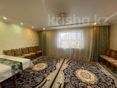 Отдельный дом · 5 комнат · 214 м² · 10 сот., мкр Кунгей , ул Куанышбаева за 58 млн 〒 в Караганде, Казыбек би р-н