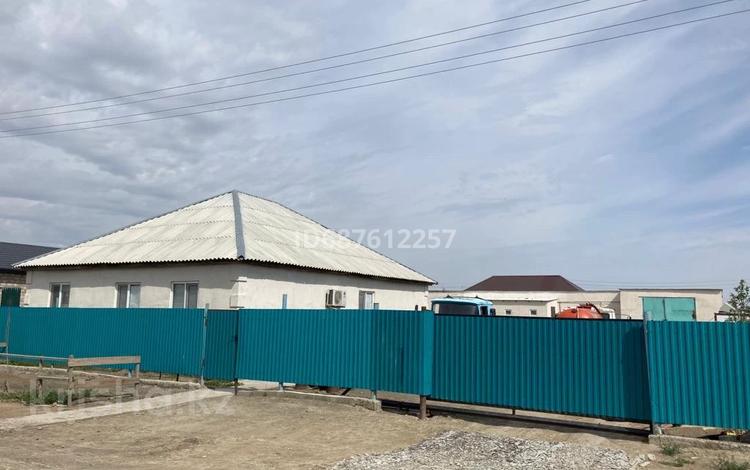 Жеке үй · 3 бөлме · 240 м² · 10 сот., Береке (Память Ильича), Жантурин 38, бағасы: 25 млн ₸ в Атырау — фото 2