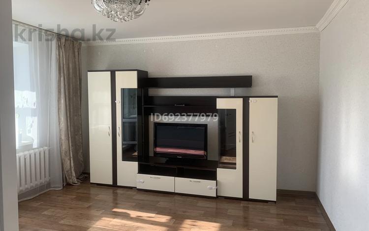 2-бөлмелі пәтер · 54 м² · 5/9 қабат, 30-шағынаудан 27 — Рыскулова, бағасы: 200 000 ₸ в Караганде, Казыбек би р-н — фото 2