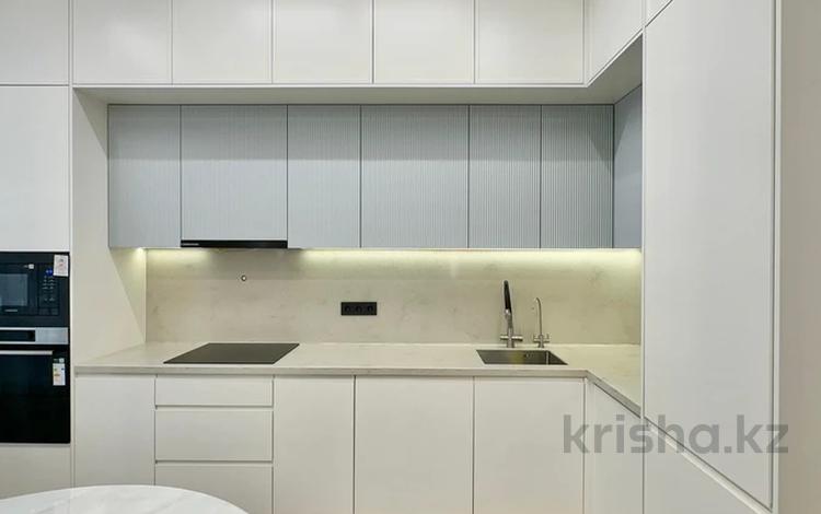3-комнатная квартира · 110 м² · 4/12 этаж, Торекулова 91 за 93 млн ₸ в Алматы, Алмалинский р-н — фото 2