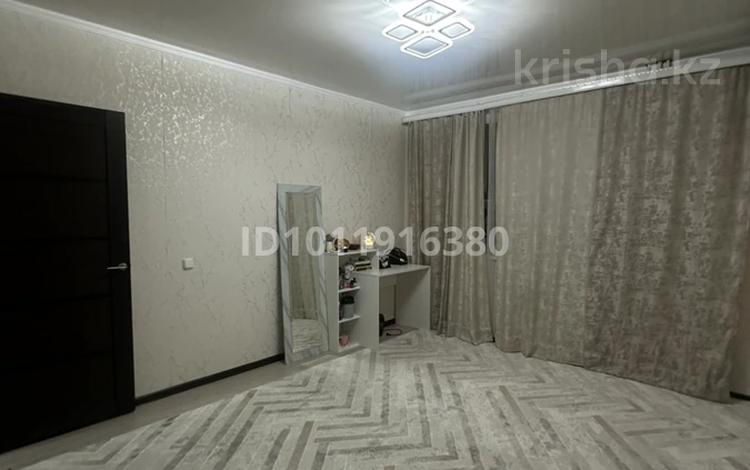 1 бөлме · 45 м² · 8/9 қабат, мкр Северо-Восток 19, бағасы: 55 000 ₸ в Уральске — фото 8