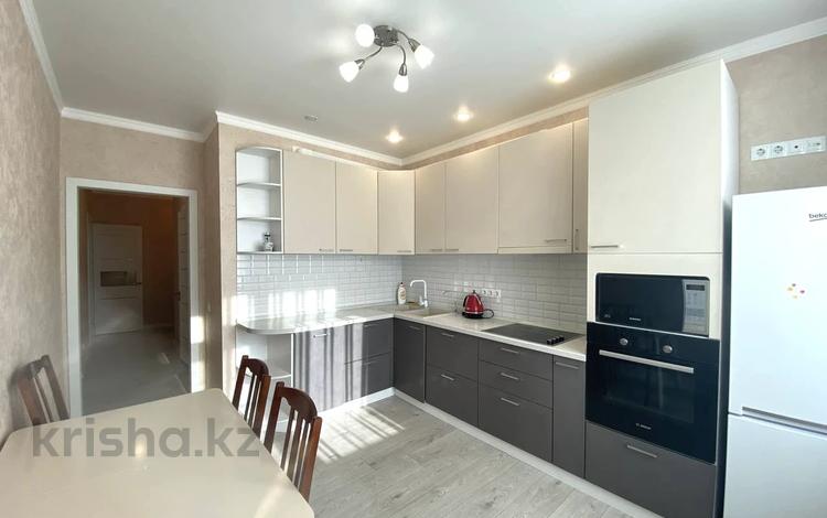 2-комнатная квартира · 66 м², Улы Дала 57 за 300 000 ₸ в Астане, Есильский р-н — фото 2