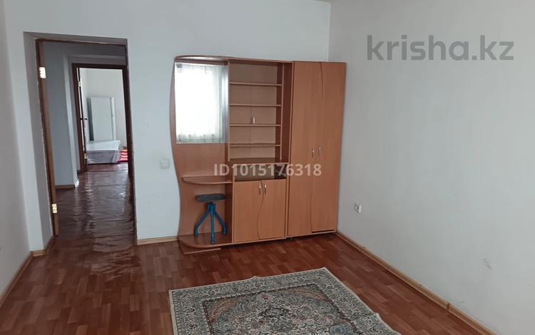2-бөлмелі пәтер · 67 м² · 2/9 қабат, 12 ш/а. 22 — Бокенбай бвтыр, бағасы: 150 000 ₸ в Актобе, мкр 12 — фото 3