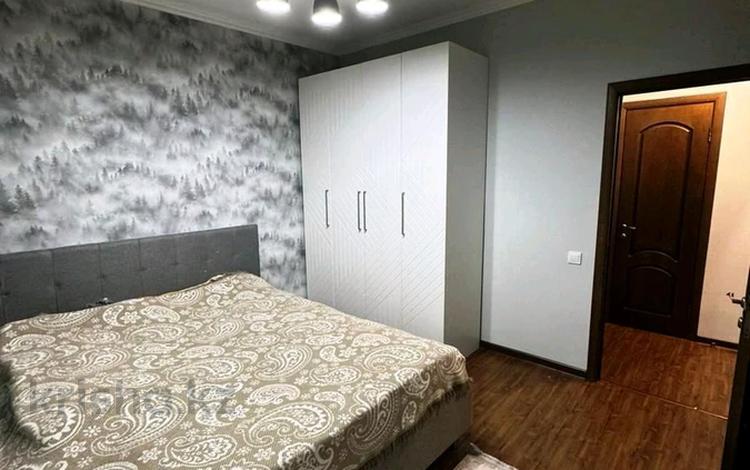 2-комнатная квартира, 60 м², 1/9 этаж, Алмагуль 17 за 42.5 млн 〒 в Алматы — фото 2