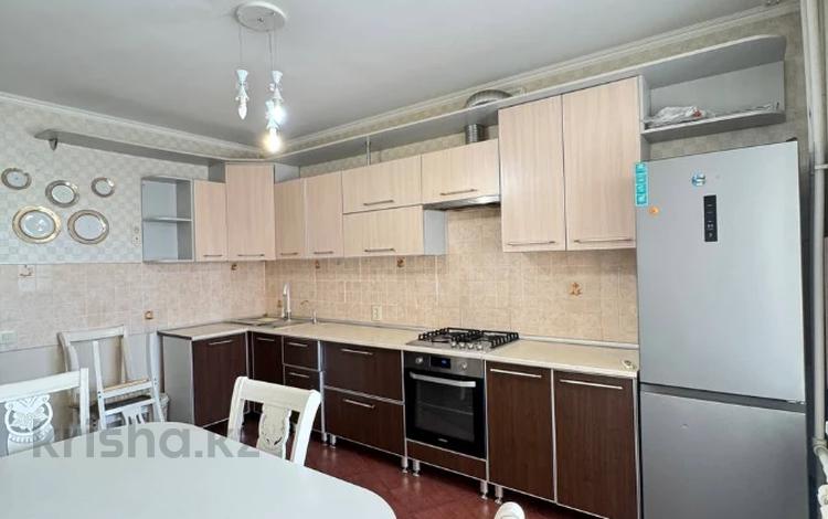 3-бөлмелі пәтер · 94 м² · 4/5 қабат, мкр. Алтын орда, Молдагуловой, бағасы: 38 млн ₸ в Актобе — фото 3