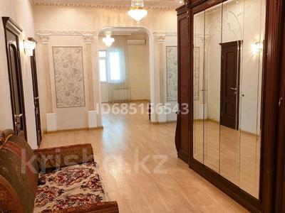 Отдельный дом · 10 комнат · 515 м² · 10 сот., Самал-1, Вагонник 330 за 140 млн 〒 в Уральске