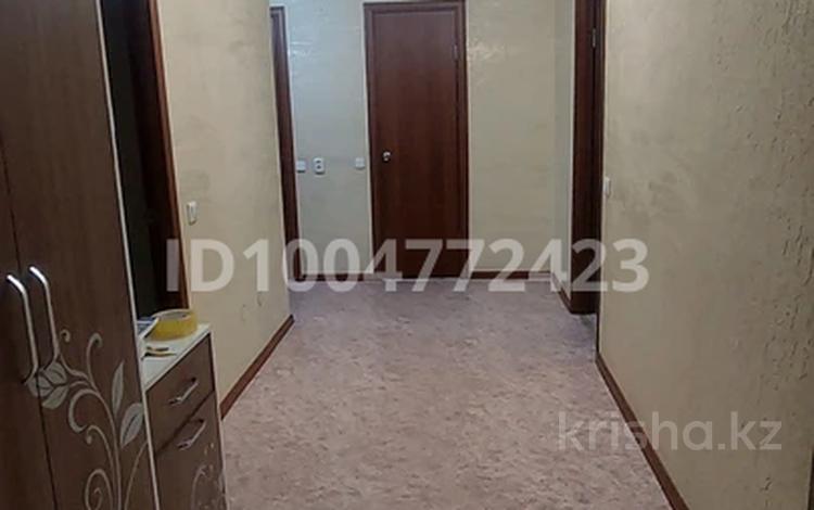 3-комнатная квартира · 80 м² · 4/9 этаж, Микрорайон Аэропорт 2, Мкрн Аэропорт 26 — Остановки за 40 млн 〒 в Костанае — фото 2