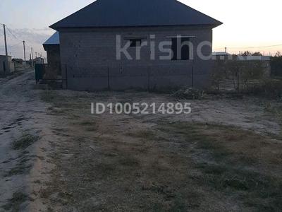 Отдельный дом · 4 комнаты · 85 м² · 6 сот., Без именна — Школа мирас и батон садик рядом. за 9.5 млн 〒 в Шубарсу