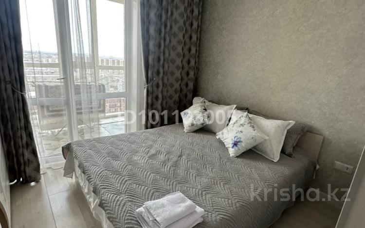 2-бөлмелі пәтер · 40 м² · 17/17 қабат, Строителей 28/5, бағасы: 20 000 ₸ в Караганде, Казыбек би р-н — фото 2