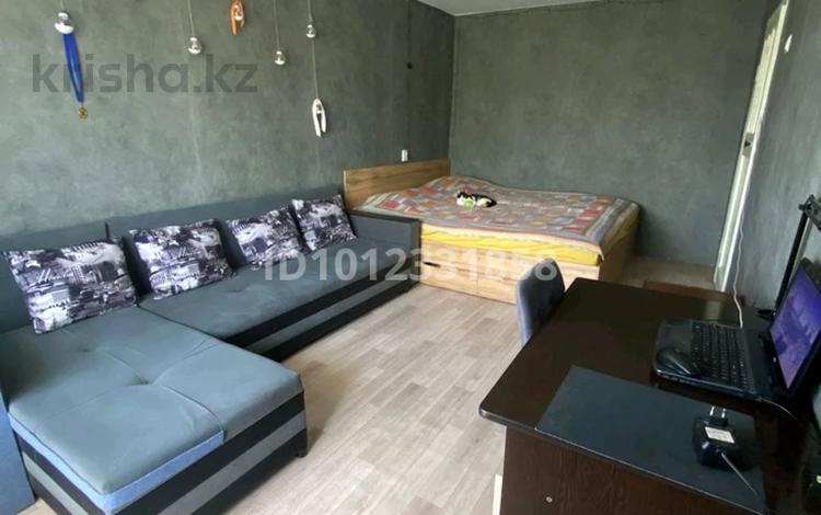 1-бөлмелі пәтер · 30 м² · 2/5 қабат, Комсомольский просп. 6, бағасы: 8 млн ₸ в Рудном — фото 2