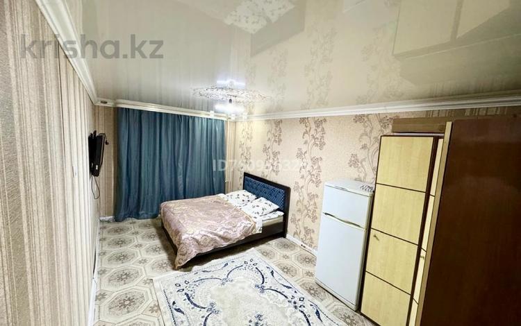 1-комнатная квартира · 32 м² · 1/5 этаж, Майкудук, 14й микрорайон 6 — Маг «Казахстан» за 2 000 ₸ в Караганде, Алихана Бокейханова р-н — фото 2