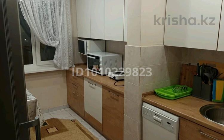 3-комнатная квартира · 56 м² · 4/5 этаж, Ломова 169 — Камзина за 15 000 ₸ в Павлодаре — фото 2