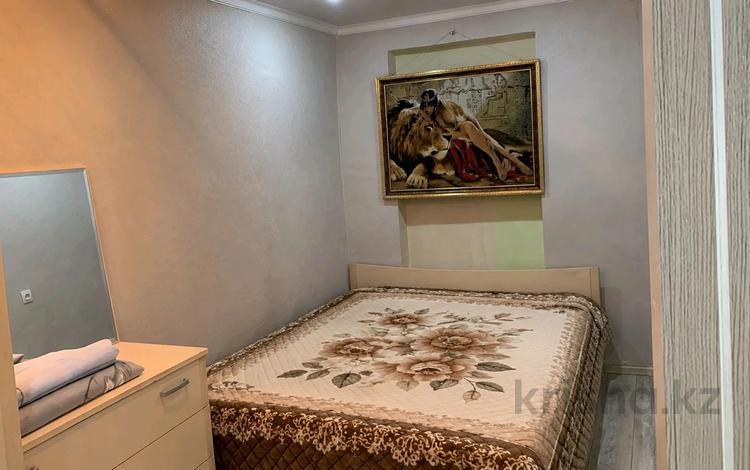 2-комнатная квартира · 47 м² · 3/5 этаж, 6й микрорайон, Ермекова 45 за 10 000 ₸ в Караганде, Казыбек би р-н — фото 2
