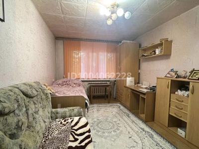 3-комнатная квартира · 63 м² · 1/5 этаж, Майкудук, Майкудук, 18й микрорайон 3 за 14.5 млн ₸ в Караганде, Алихана Бокейханова р-н