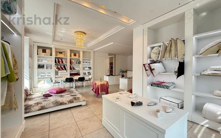 Свободное назначение, офисы, магазины и бутики, склады, салоны красоты, фитнес и спорт, медцентры и аптеки, образование, развлечения, конференц-залы, кабинеты и рабочие места, студии · 250 м² за ~ 3.9 млн 〒 в Алматы, Медеуский р-н — фото 3