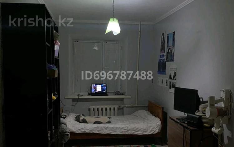 3-комнатная квартира · 60 м² · 1/5 этаж, Майкудук 58 — Кузембаева за 15 млн ₸ в Караганде, Алихана Бокейханова р-н — фото 3