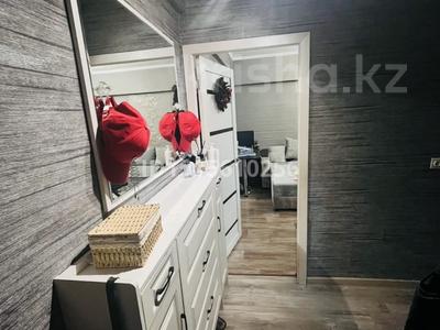 2-бөлмелі пәтер · 46 м² · 5/5 қабат, Байзак батыра 187, бағасы: 19 млн ₸ в Таразе