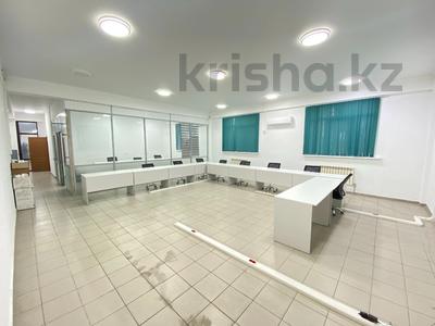 Свободное назначение, офисы, магазины и бутики, салоны красоты, бани, гостиницы и зоны отдыха, фитнес и спорт, медцентры и аптеки, образование, развлечения, конференц-залы, кабинеты и рабочие места, студии · 230 м² за 2.3 млн 〒 в Алматы, Ауэзовский р-н